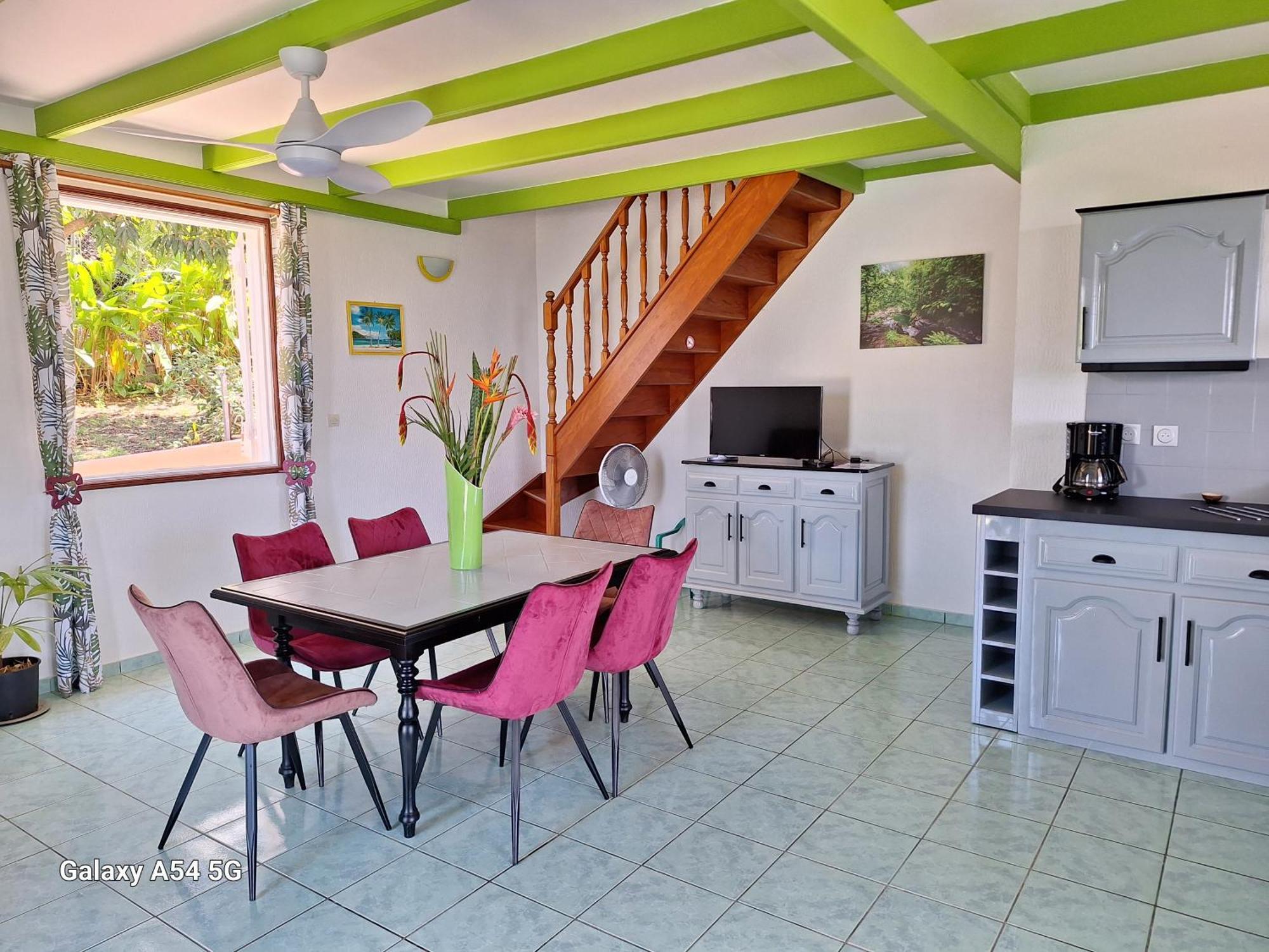 Les Petites Fleurs De Poirier Villa Bouillante Kamer foto