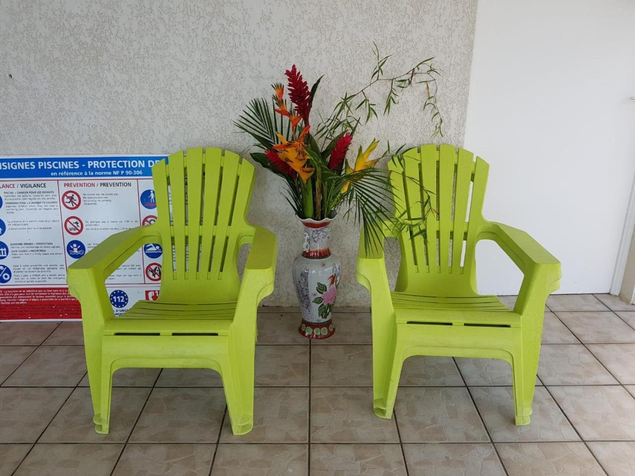 Les Petites Fleurs De Poirier Villa Bouillante Kamer foto